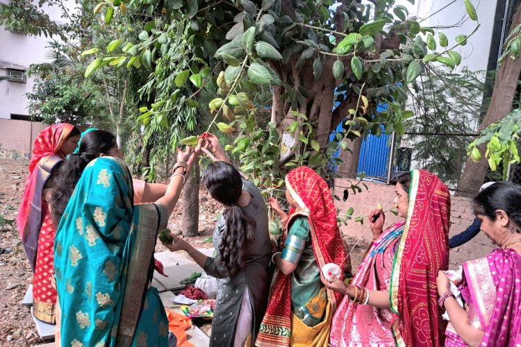 उत्तर भारतीय युवक मंडल द्वारा आचार्य नरेंद्र देव विद्या मंदिर में वट सावित्री पर्व पर वट पूजन का भव्य का आयोजन