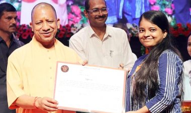 UPSSSC द्वारा चयनित 7,720 लेखपालों को नियुक्ति-पत्र का वितरण