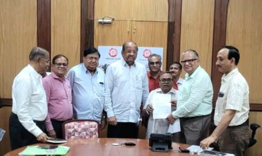 पूर्व सांसद गोपाल शेट्टी ने रेलवे के जीएम से मुलाकात कर यात्रियों की विभिन्न समस्याओं का हल निकालने की मांग की