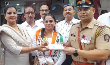 राष्ट्रवादी कांग्रेस तालुका अध्यक्ष ममता शर्मा ने दहिसर में आयोजित किया ध्वजारोहण समारोह