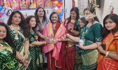 नारी तू नारायणी आयोजित नंदोत्सव में उपस्थित हुए केबिनेट मिनिस्टर मंगलप्रभात लोढ़ा और डॉ. मंजू लोढ़ा