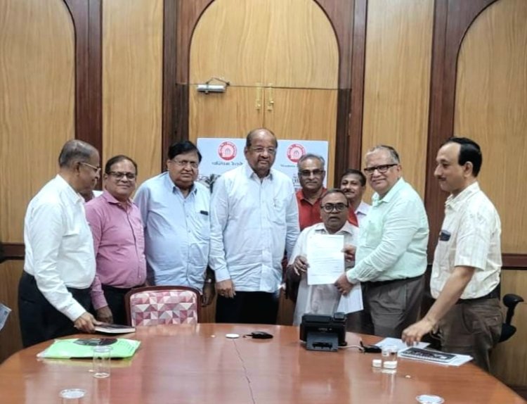 पूर्व सांसद गोपाल शेट्टी ने रेलवे के जीएम से मुलाकात कर यात्रियों की विभिन्न समस्याओं का हल निकालने की मांग की