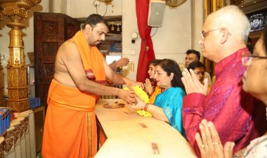 आदि शंकराचार्यकृत गणेश पंचरत्न : लोकप्रिय पार्श्वगायिका पद्मश्री डॉ. अनुराधा पौडवाल यांची नवी भक्तीमय स्वरभेट!