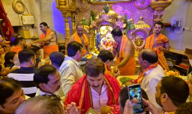 Jaunpur के पूर्व सांसद धनंजय सिंह ने सिद्धिविनायक मन्दिर जाकर किया दिव्य मूर्ति का दर्शन