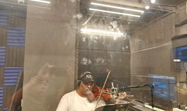 सुधाकर स्नेह के संगीत निर्देशन में धर्मेन्द्र जावडा ने जब वायलिन पर छेड़ी सुरीली तान