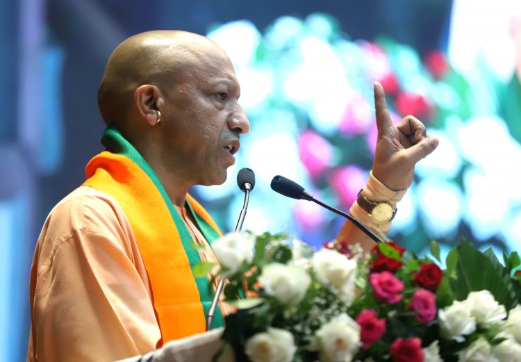 अयोध्या धाम के कुम्हारों के जीवन में 'दीप' जला रही योगी सरकार