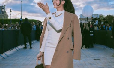 पेरिस फैशन वीक में लुई वुइटन के आउटफिट में नोरा फतेही ने ग्लैमरस अंदाज में लगाया चार चांद !