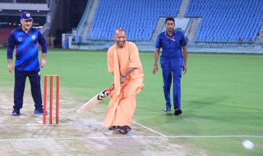CM योगी आदित्यनाथ ने लखनऊ के इकाना स्टेडियम में  36वें अखिल भारतीय एडवोकेट क्रिकेट टूर्नामेंट का किया शुभारंभ