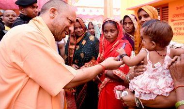 मुख्यमंत्री योगी आदित्यनाथ ने 'शक्ति के पर्व' पर की मां की आराधना