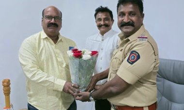  द भावदेवी व्यापारी एसोसिएशन ने "खाकी" का गौरव बढ़ानेवाले पुलिस अधिकारियों को किया सम्मानित