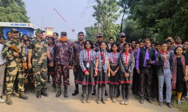 BSF ने स्कूली छात्रों को कराई सीमा पर की यात्रा : अत्याधुनिक हथियारों से लैस जयहिंद की सेना को सभी ने कहा ज़िंदाबाद