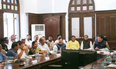 उत्तम मुंबई के संकल्प को साकार करने के लिए जन-प्रतिनिधियों व अधिकारियों की संयुक्त बैठक में जनसेवक गोपाल शेट्टी ने की शिरकत