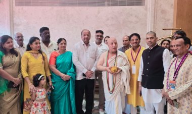 इस्कॉन मंदिर-खारघर में दिव्य मूर्तियों की प्राण प्रतिष्ठा के आयोजन में सपरिवार पहुंचे पूर्व सांसद गोपाल शेट्टी