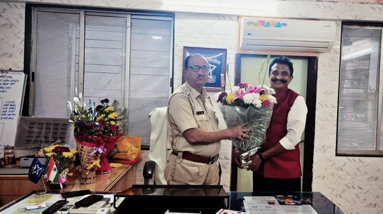 व्यापारी एसोसिएशन द्वारा चारकोप पुलिस स्टेशन के नव-नियुक्त सीनियर पीआय ए. बी. पाटिल सम्मानित किए गए