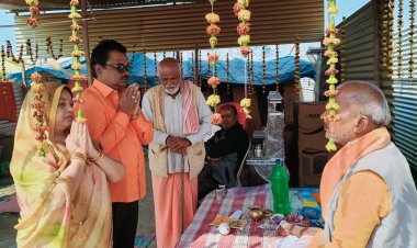 Mahakumbh 2025 :  कल्याण के श्रद्धालुओं ने पवित्र संगम में लगाई आस्था की डुबकी