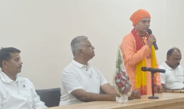 RPF के वरिष्ठ अधिकारियों और सैकड़ों जवानों ने किया "सामूहिक योग" और बांसुरी की धुन पर ध्यान