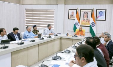 मुख्यमंत्री योगी का आदेश "विकास कार्यों में अवरोध उत्पन्न करने वालों से सख्ती से निपटे प्रशासन"