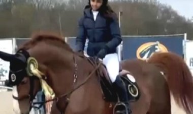 बेल्जियम में अज़ेलहॉफ सीएसआय लियर घुड़सवारी प्रतियोगिता में निहारिका सिंघानिया ने जीता स्वर्ण पदक 