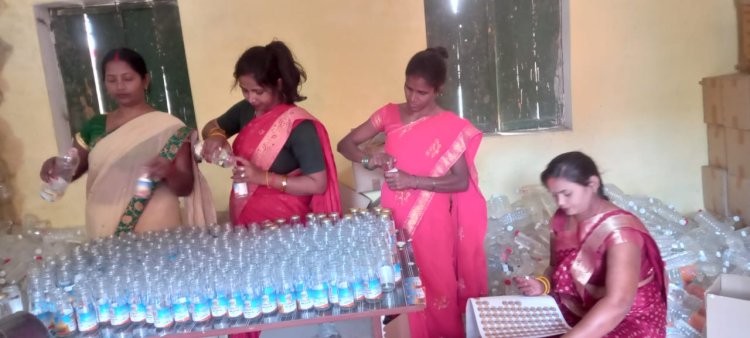 त्रिवेणी के पावन जल की विदेशों से आई डिमांड, जर्मनी भेजा गया संगम त्रिवेणी का एक हजार बॉटल गंगा जल