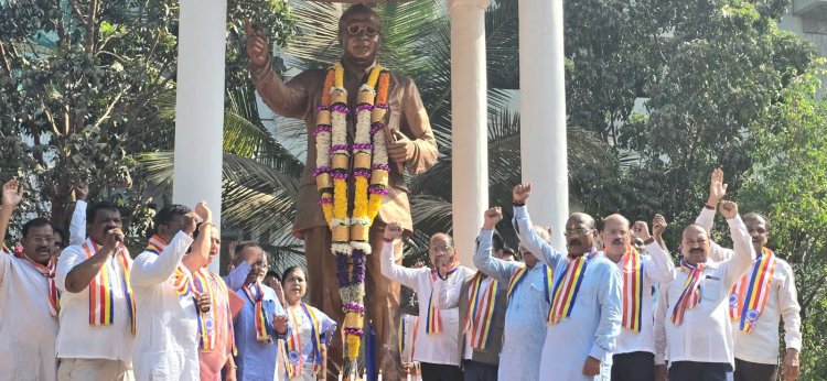 "जय भीम" के नारों से गूंजा आकाश : शताब्दी हॉस्पिटल परिसर में भारतरत्न डॉ. बाबासाहेब आंबेडकर जयन्ती पर विशेष समारोह