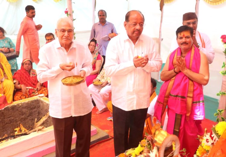 श्रीमद् भागवत कथा एवं शिवशक्ति गायत्री महायज्ञ के आयोजन में शामिल हुए पूर्व सांसद गोपाल शेट्टी