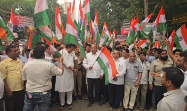 भारतीय सेना के सम्मान में उत्तर मुंबई भाजपा द्वारा "तिरंगा यात्रा" का भव्य आयोजन