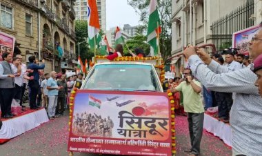 गिरगांव में नारी शक्ति ने निकाली ‘सिंदूर यात्रा’ 