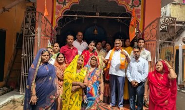 अहिल्याबाई होळकर की जयन्ती पर कांदिवली के शिवमंदिर में स्वच्छता अभियान