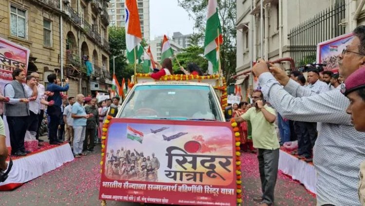 गिरगांव में नारी शक्ति ने निकाली ‘सिंदूर यात्रा’ 