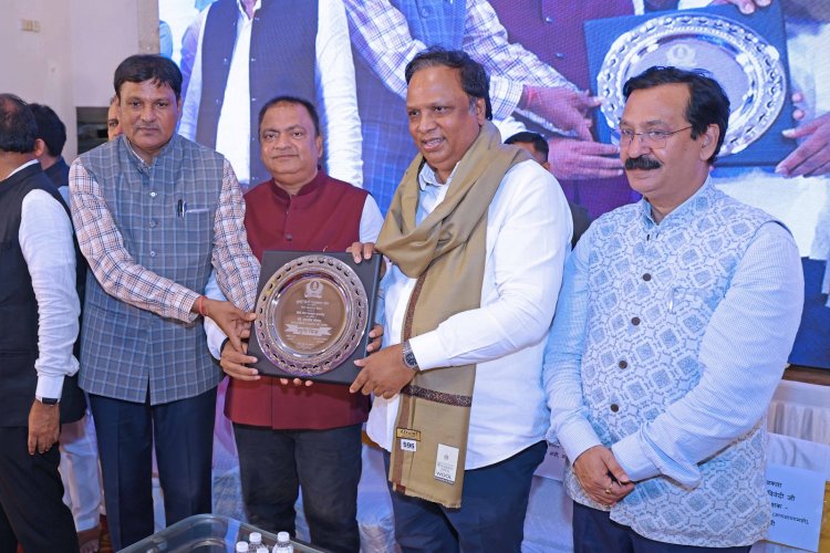 मुम्बई हिंदी पत्रकार संघ  द्वारा "हिंदी सेवी सम्मान समारोह " का भव्य आयोजन