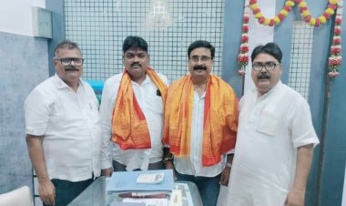 चारकोप मंडल के नवनियुक्त पदाधिकारियों को पूर्व नगरसेवक कमलेश यादव ने किया सम्मानित