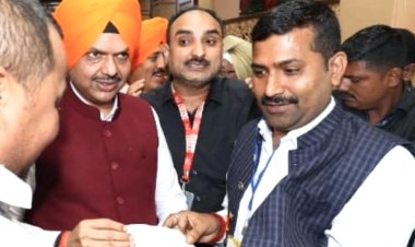 'परिवर्तन फाउंडेशन' ने राज्य के बाढ़ पीड़ितों के सहायतार्थ मुख्यमंत्री राहत कोष में प्रदान किया 51 हजार का धनादेश