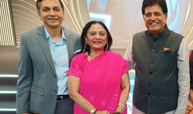 केंद्रीय वित्त मंत्री पीयूष गोयल के हाथों पुरस्कृत हुए युवा उद्योगपति अभिषेक लोढ़ा