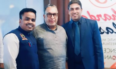 GOA : 56वें IFFI के दौरान अभिनेता नासर पहुंचे शारदा क्लासिक और लिया असली गोअन खाने का 'स्वाद'