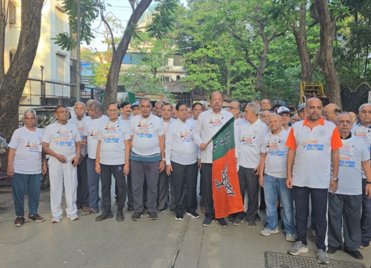 कांदिवली में "वरिष्ठ नागरिक  वाकाथॉन" के आयोजन में शामिल हुए पूर्व सांसद गोपाल शेट्टी