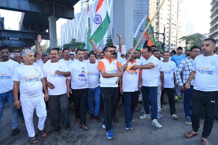 कांदिवली में पूर्व नगरसेवक कमलेश यादव द्वारा आयोजित "वाकाथॉन" में उमड़ा भारी जन सैलाब !