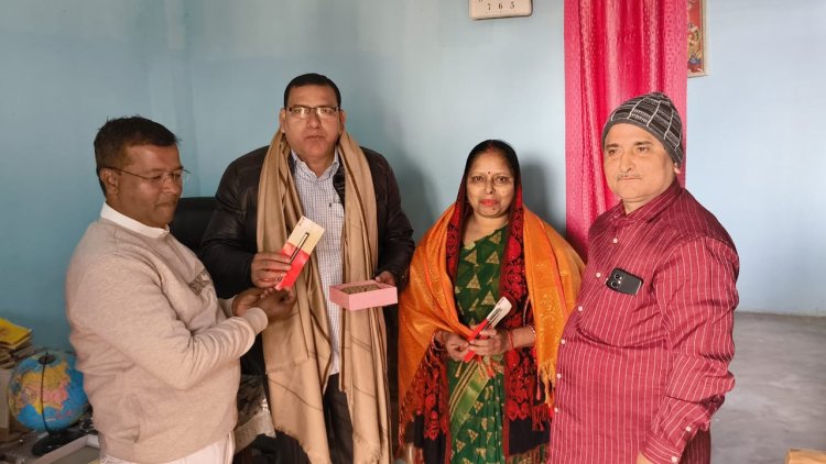 'समरस फाउंडेशन' द्वारा उत्कृष्ट ग्रामीण शिक्षा के लिए प्रबंधक और प्रधानाचार्या को किया गया सम्मानित...