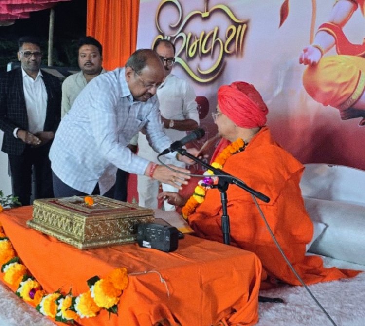 दहिसर में श्रीराम कथा के भव्य आयोजन में पहुंचे पूर्व सांसद गोपाल शेट्टी ....