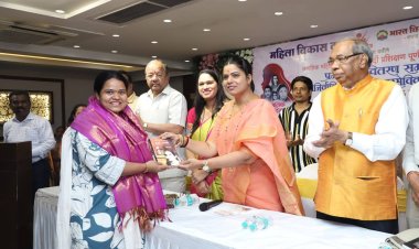 विश्व महिला दिवस पर नगरसेविका मनिषा कमलेश यादव का महापौर ने किया सत्कार